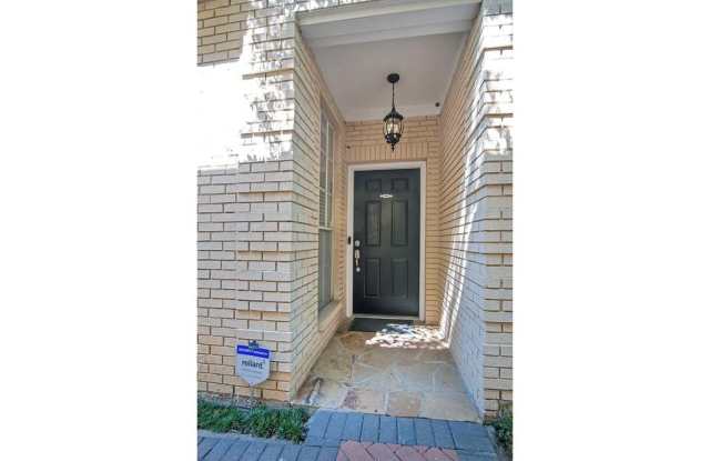 4507 Holland Avenue Gallery 3