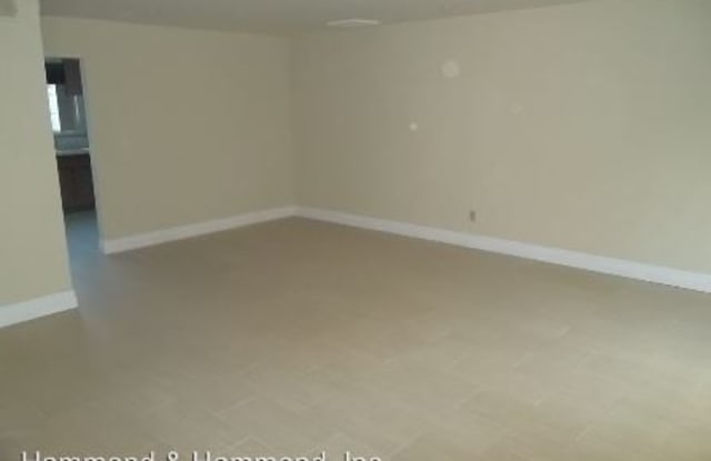 19208 Hamlin St. #2 Gallery 3