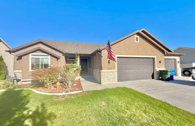 2 Bed / 1 Bath Basement Apartment Near Bangerter Highway - Private Entrance & All Utilities Included Gallery 1
