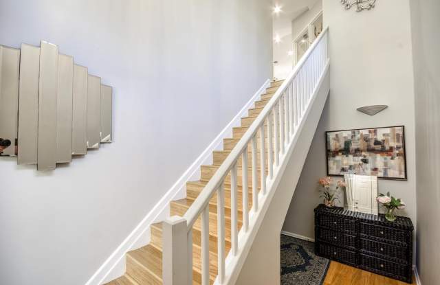 208 Legendary Circle Gallery 4
