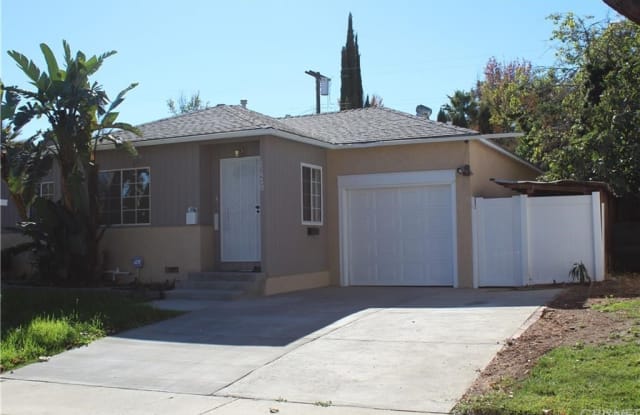 17420 Collins Street - 17420 W Collins St, Los Angeles, CA 91316