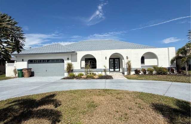 711 SE 33rd Terrace - 711 Southeast 33rd Terrace, Cape Coral, FL 33904 711 SE 33rd Terrace - 711 Southeast 33rd Terrace, Cape Coral, FL 33904