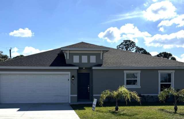 ***STUNNING 4/2 HOME IN PALM BAY - 926 Algardi Street Southeast, Palm Bay, FL 32909
