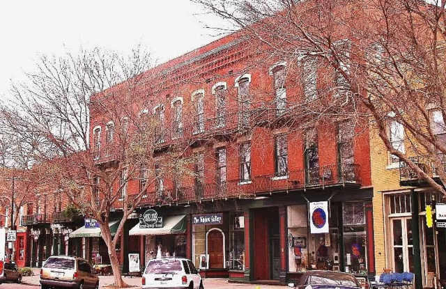 Two Story Apartment on Broad Street Gallery 1