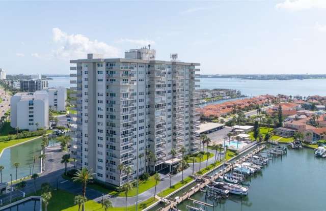 1621 GULF Boulevard Gallery 1