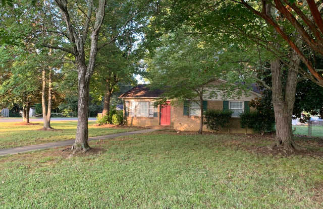 Charming Three Bedroom Home in Beacon Hills! photos photos