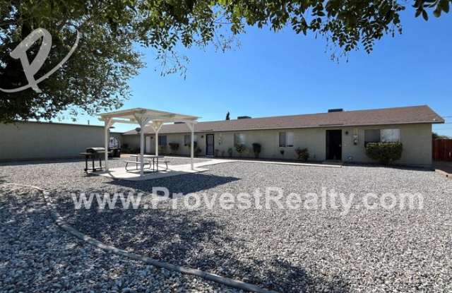 13136 Navajo Rd - 13136 Navajo Road, Apple Valley, CA 92308