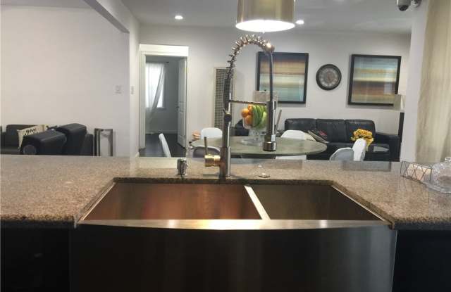 9854 Rosecrans Gallery 4
