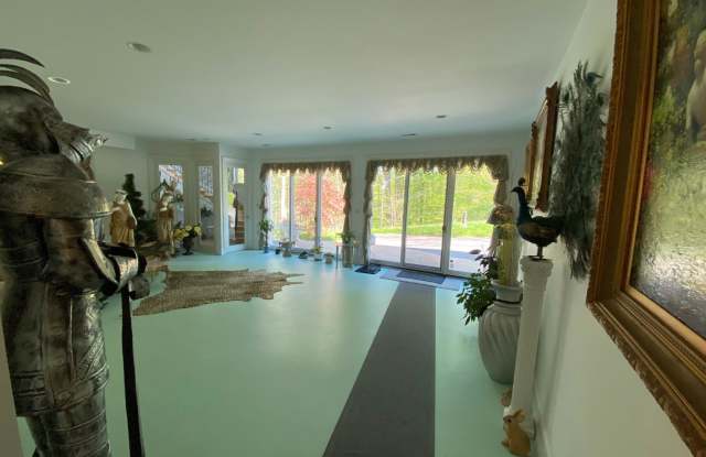 7929 GEORGETOWN PIKE Gallery 3