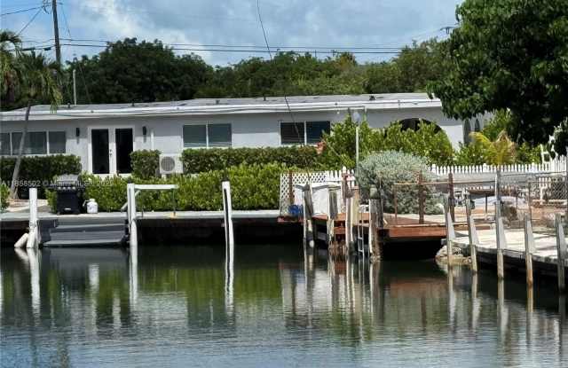 1301 Grouper Dr photos photos