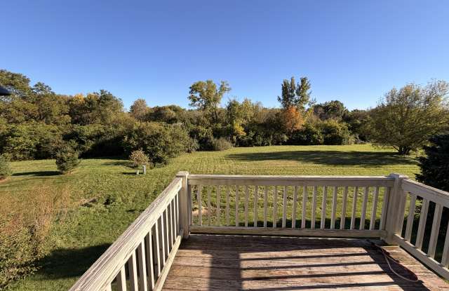7539 Creek Bend Gallery 2