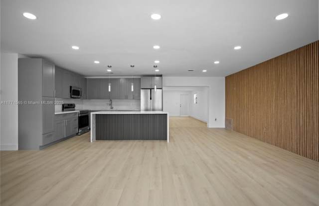 2560 NW 122nd St photos photos