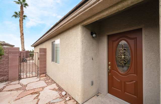 Charming 3-Bedroom Home with Golf Course Views Gallery 4