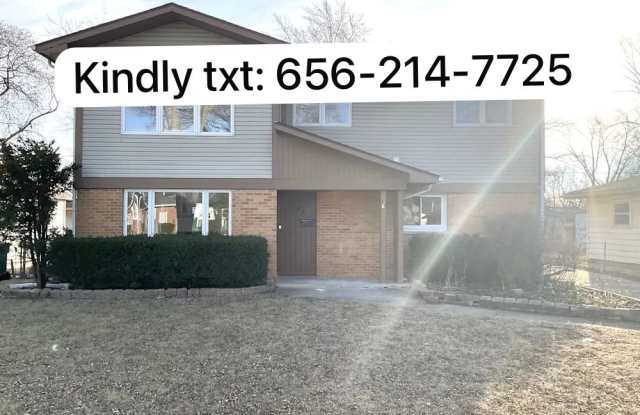 240 Cindy Ln - 240 Cindy Lane, Wheeling, IL 60090