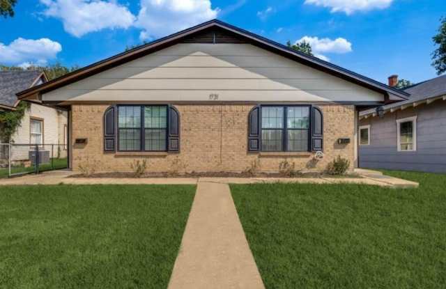 1721 W Walker Street photos photos