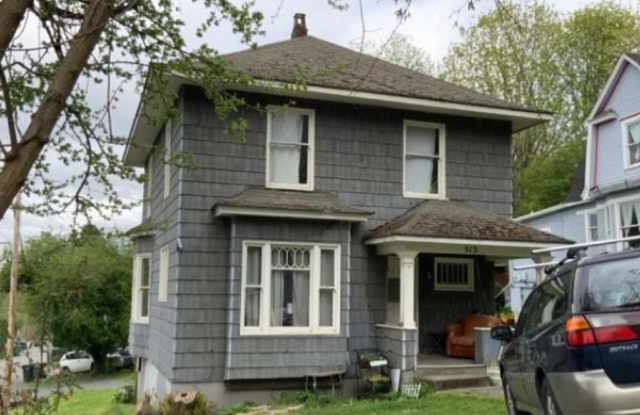 Vintage 7-Bedroom Home Available in September! photos photos