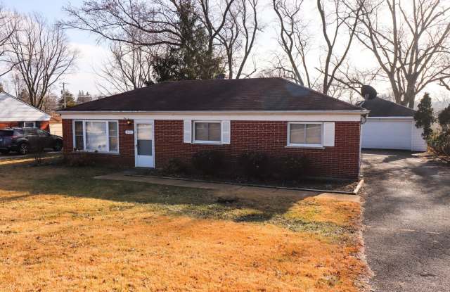 111 E 13th Street photos photos