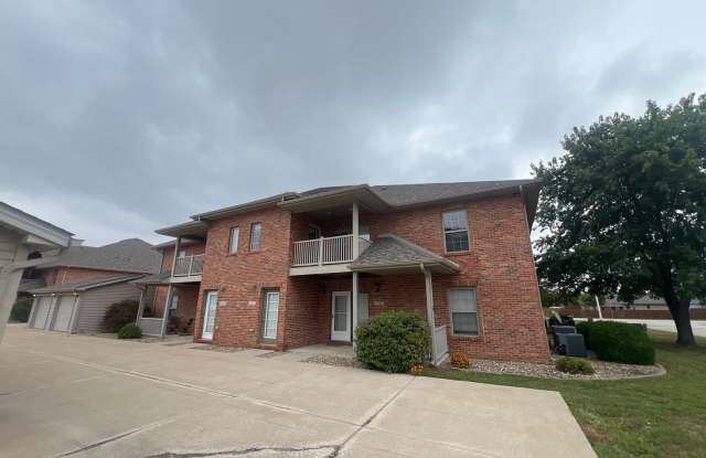 Beautiful 2 Bedroom 2.5 Bath Condo With Loft Space! photos photos