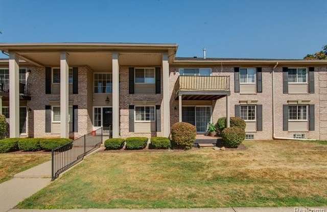 6115 ORCHARD LAKE Road - 6115 Orchard Lake Road, Oakland County, MI 48322