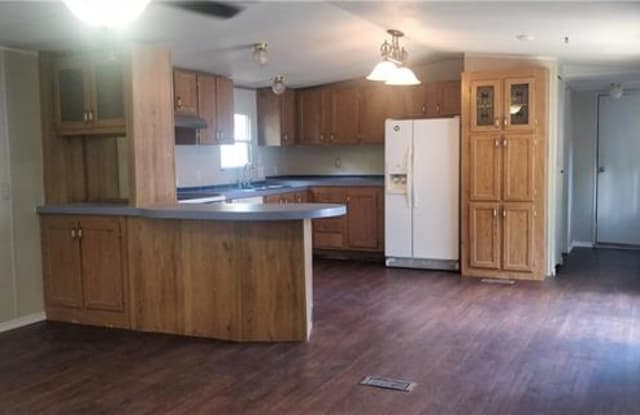 922 Hampton Road - 922 Hampton Drive, Arlington, TX 76017