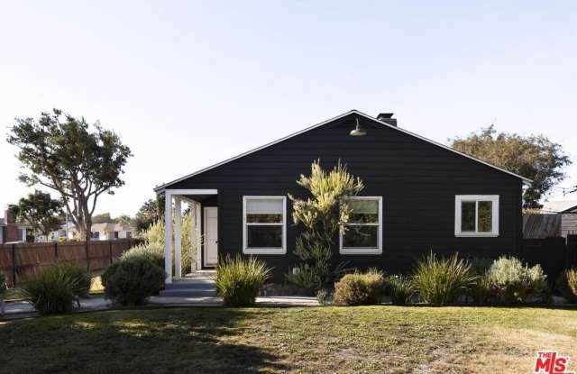 2701 Coliseum St photos photos