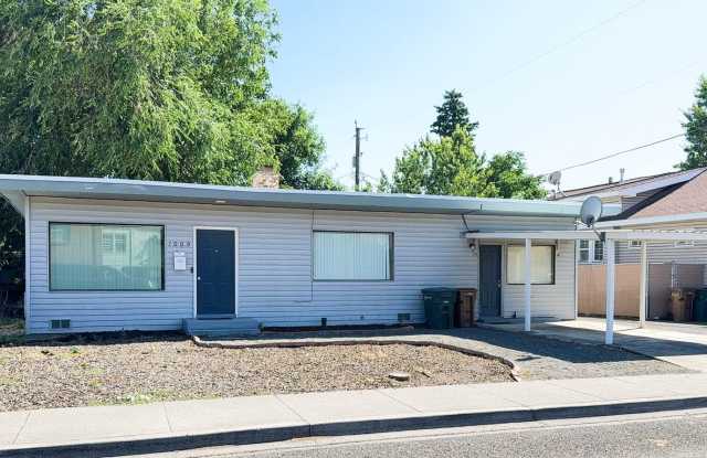Welcome to this Charming 3 bedroom, 2 bathroom with a BONUS ROOM - Located in the Desirable area of Clarkston, WA. photos photos