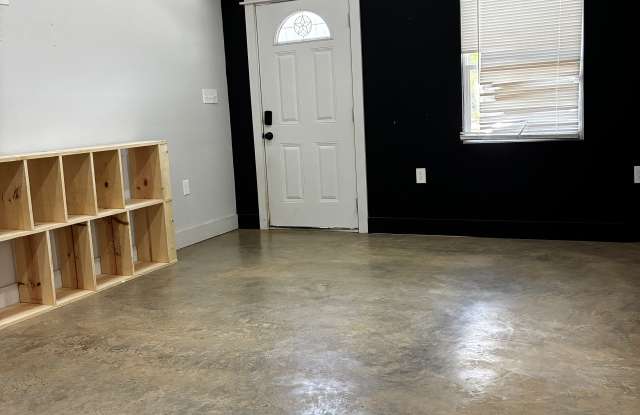 1212 Brady Ave Gallery 3