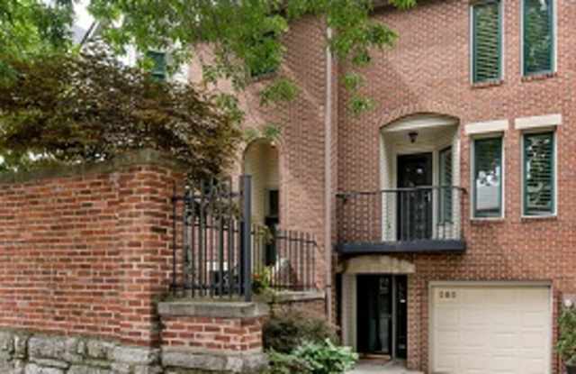 580 E Vermont St - 580 East Vermont Street, Indianapolis, IN 46202
