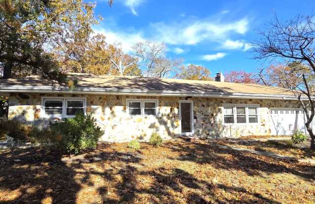 Updated 3 Bedroom with Den/Office Home for Rent Near Beautiful Lakes - 319 Jays Avenue, Collings Lakes, NJ 08094