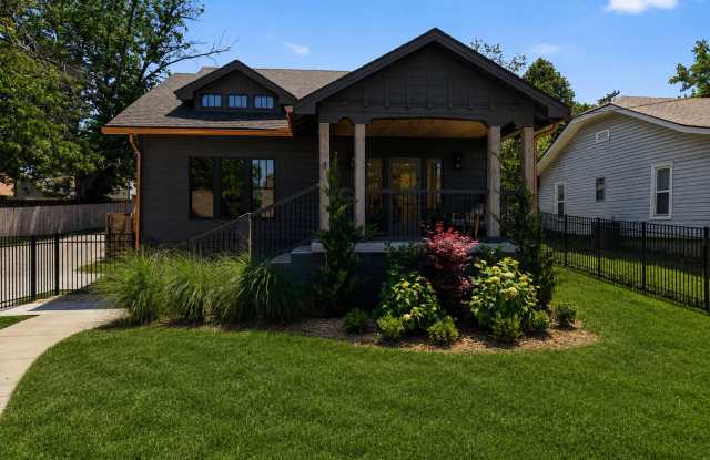 1118 Douglas Avenue photos photos