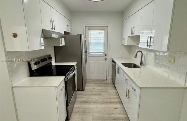 841 SW 74th Ter photos photos