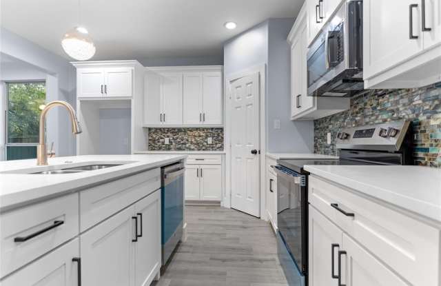 520 E 5TH Street photos photos