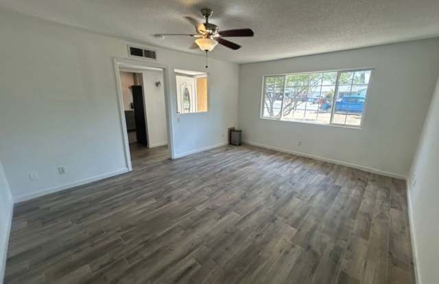 Updated 3 Bedroom 2 Bathroom Home in Visalia! Gallery 4