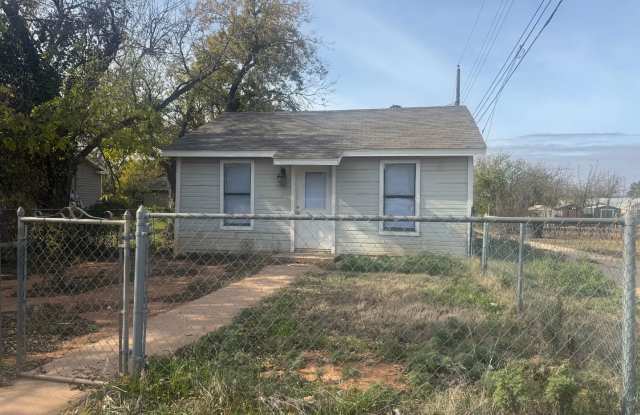 2 bedroom, 1 bath - 2410 Clinton Street, Abilene, TX 79603