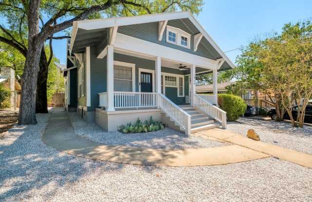 Top of the line remodeled 5 BED in the hart of West Campus.. photos photos