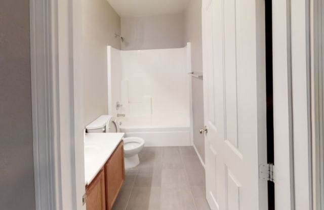 33206 North Cherry Creek Road Gallery 3