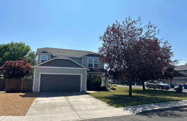 MOVE IN SPECIAL! 3 Bedroom/ 2.5 Bathroom Home in Antler Ridge Community-Redmond photos photos