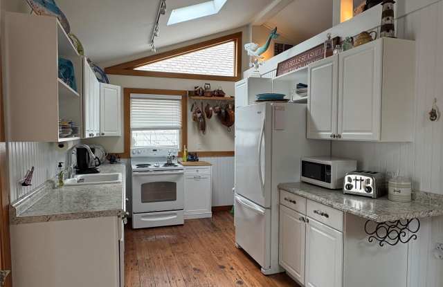 177 Wilmot Gallery 3