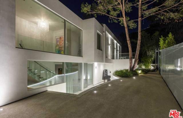 8854 THRASHER Avenue Gallery 4