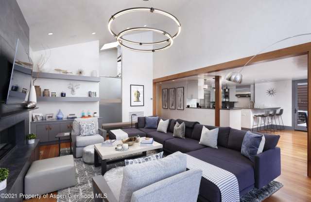 477 Fairway Drive Gallery 4