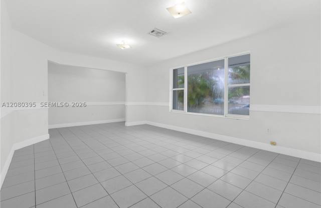 9441 SW 27th Dr Gallery 3