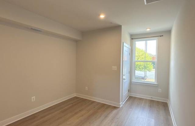 ****3 Bed 2.5 Bath Townhouse For Rent in Chantilly Virginia **** Gallery 3