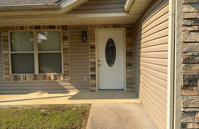 4 Bed 2 Bath FOR RENT in Waynesville Gallery 4