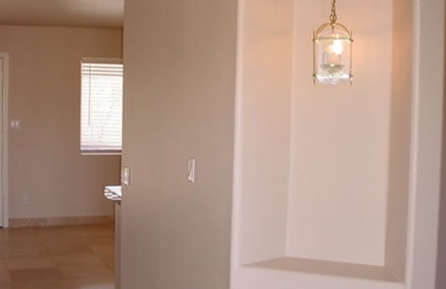 1641 West Maddock Road Gallery 4