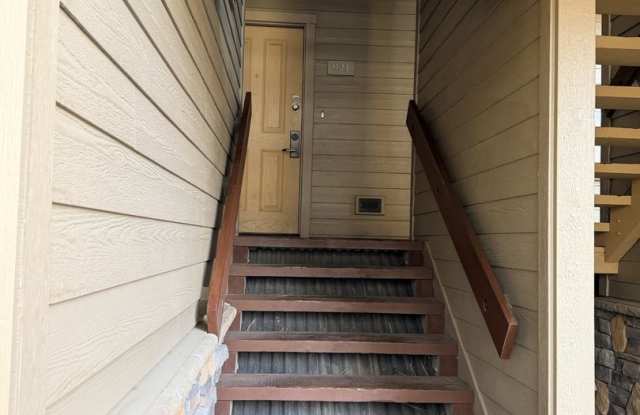 FURNISHED CONDO WITH ALL UTILITIES & INTERNET INCLUDED - AVAILABLE NOW Gallery 3
