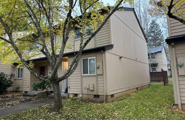 Beautifully updated townhouse in Eugene! photos photos