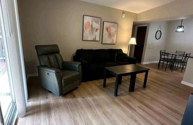 1385 W UNIVERSITY Avenue photos photos