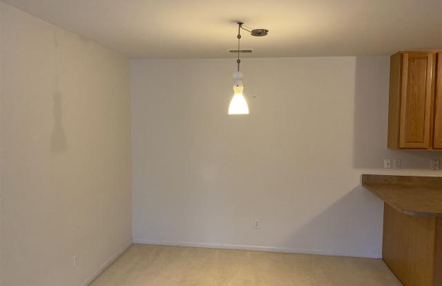 700 Amberly Dr Gallery 4