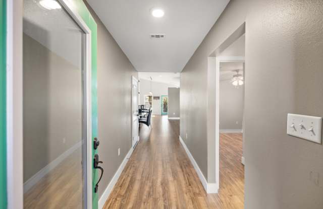 4622 Windstarr Drive Gallery 4