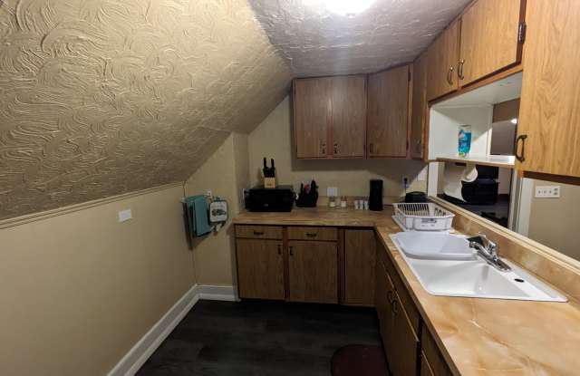 4145 Hyde Ave - 4145 Hyde Avenue, Cleveland, OH 44109
